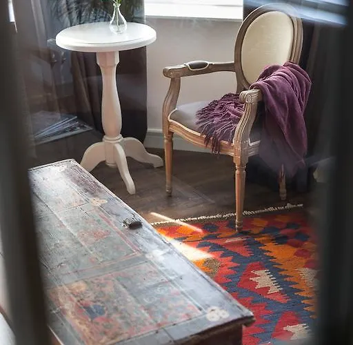 Bohemian Old Town Boutique *